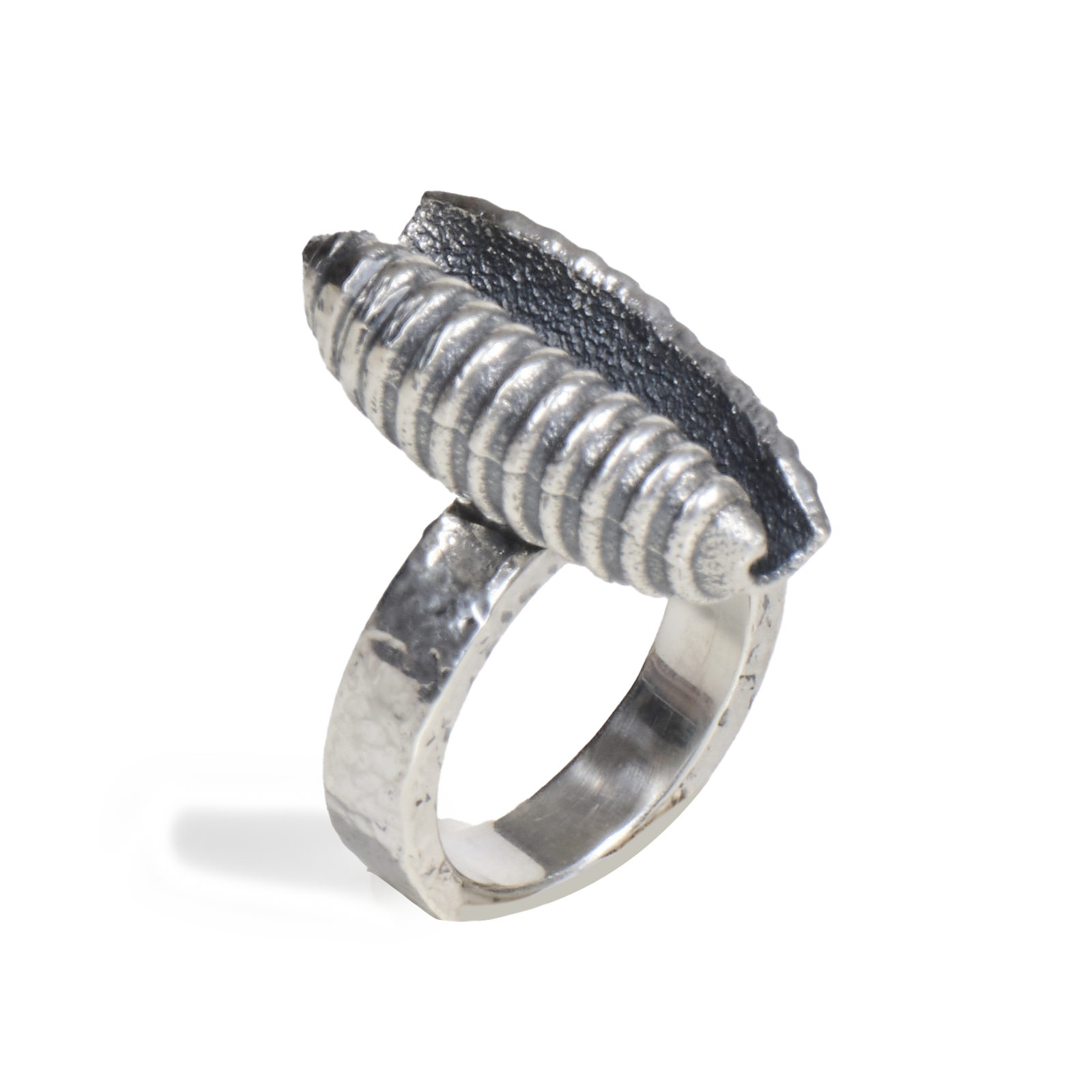 Anello "Orecchietta" in Argento Martellato - Collezione Granianum