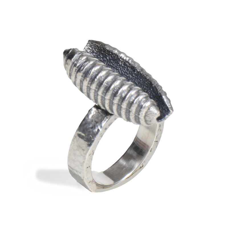 Anello "Orecchietta" in Argento Martellato - Collezione Granianum